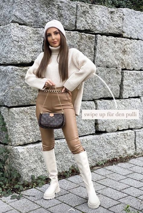 Pink Booties Outfit, Nude Boots Outfit, Beige Boots Outfit, Nude Outfits, Fall Fashion Coats, Jeans Outfit Winter, New York Outfits, Booties Outfit, Beige Boots