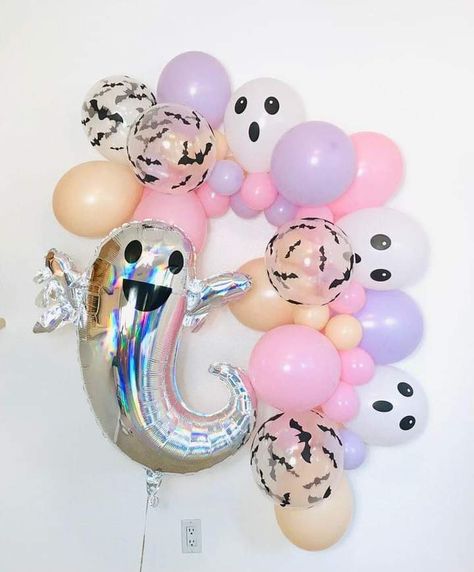 Booday Party, Boo Im Two, Pastel Halloween Party, Halloween Garlands, Spooky Balloons, Halloween Balloon Garland, Two Spooky, Halloween First Birthday, Halloween Themed Birthday Party