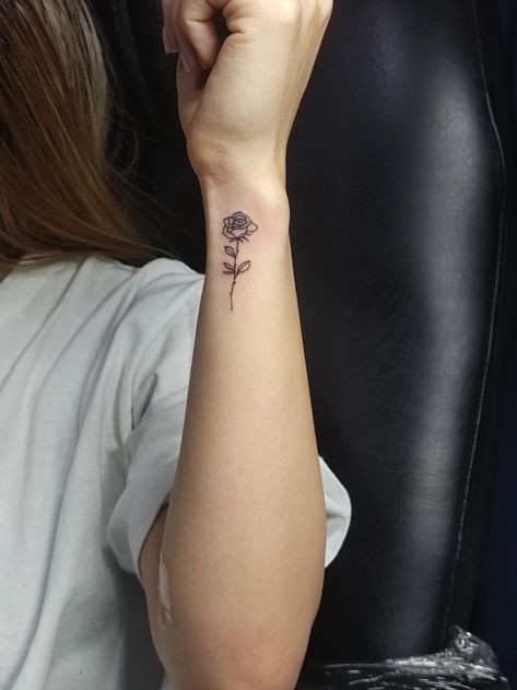 Roses Around Wrist Tattoo, Rose On Wrist Tattoo, Besties Ideas, Rose Tattoo Forearm, Tattoo On Wrist, Simple Arm Tattoos, Rose Hand Tattoo, Rose Tattoos For Women, 2024 Board