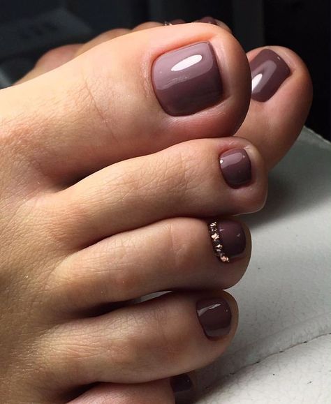 Fall Toe Nails, Fall Pedicure, Opi Fall, Pedicure Colors, Toe Nail Color, Cute Toe Nails, Toenail Polish, White Nail Designs, Toe Nail Designs