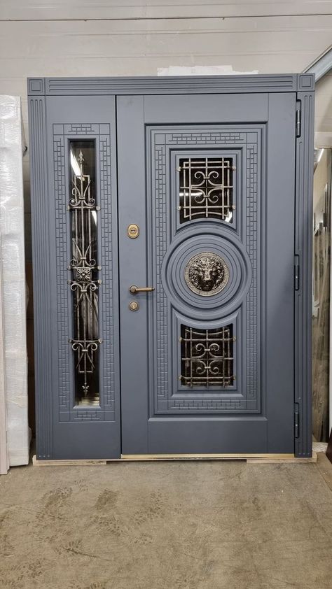 Door designing ideas Latest Door Designs, Exterior Door Colors, Staircase Design Modern, Fence Gate Design, Steel Door Design, Iron Door Design, Corridor Design, Grill Door Design, Home Door Design