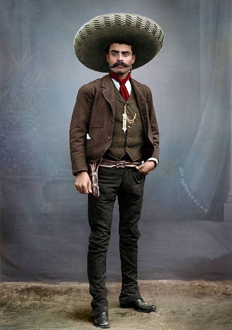 Emiliano Zapata - Fotografía retocada en color.  VIVA MÉXICO! Mexican Heroes, Mexican Artwork, Mexican Revolution, Mexican Culture Art, Mexico History, Pancho Villa, Richard Diebenkorn, Brown Pride, Robert Motherwell