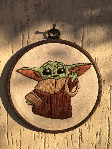 #embroidery #embrioderyart #babyyoda Grogu Embroidery, Shrek Embroidery, Star Wars Embroidery Patterns, Starwars Embroidery, Embroidery Characters, Yoda Embroidery, Star Wars Embroidery, Clothes Embroidery Diy, Bff Gifts Diy