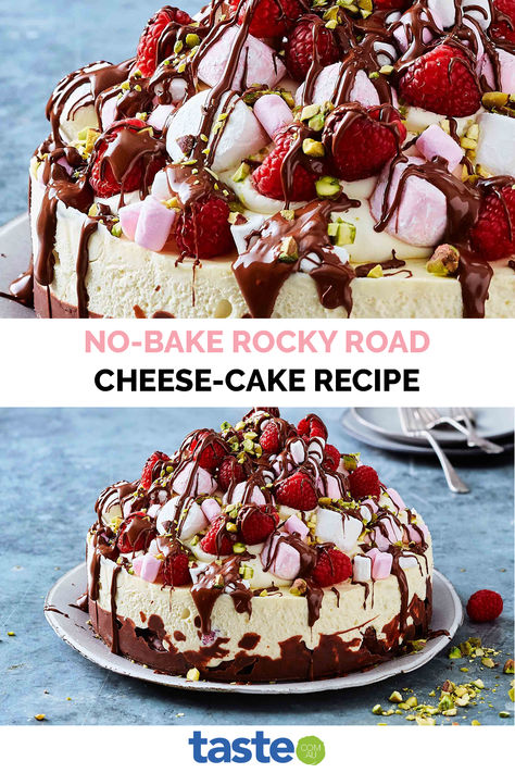 Serve the ultimate Christmas dessert with this decadent rocky road cheesecake. Best of all - no-baking is required! Rocky Road Cheesecake, Christmas Rocky Road, Christmas Lunch Menu, Rocky Road Cake, Bake Cheese, Heavenly Desserts, Strawberry Cheesecake Recipe, Christmas Cheesecake, Bah Humbug