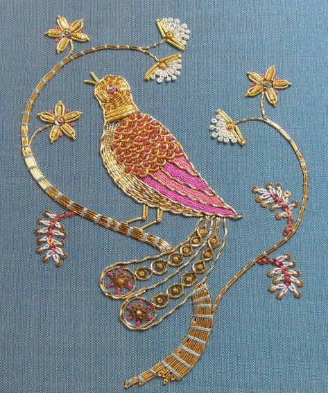 Aari Embroidery Motifs, Zardosi Embroidery Motif, Goldwork Embroidery, Zardozi Work Design Gold Embroidery, Embroidery Birds, Gold Work Embroidery Pattern Beautiful, Zardosi Peacock Design, Bird Motifs Embroidery, Zardosi Embroidery Motif Birds