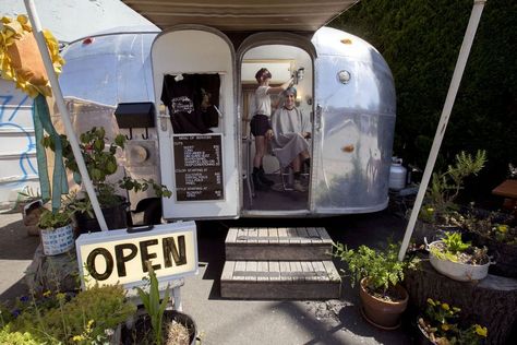 Mobile Hair Salon, Mobile Beauty Salon, Beauty Van, Hair Salon Furniture, Airstream Bambi, Home Hair Salons, Airstream Trailer, Airstream Interior, Mobile Beauty