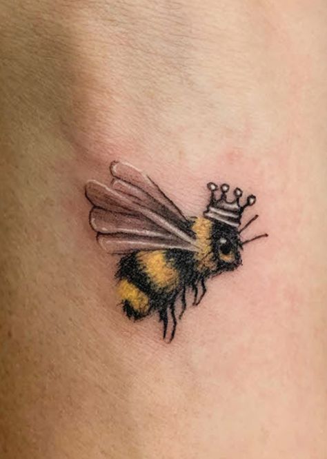 Dancing Bee Tattoo, Bee With Stinger Tattoo, Honey Bee Tatoos Ideas, Crown Bee Tattoo, 54321 Tattoo, Bee Tattoo Designs Drawings, Honey Bee Tattoo Behind Ear, Queen Bumble Bee Tattoo, Bee With Angel Wings Tattoo