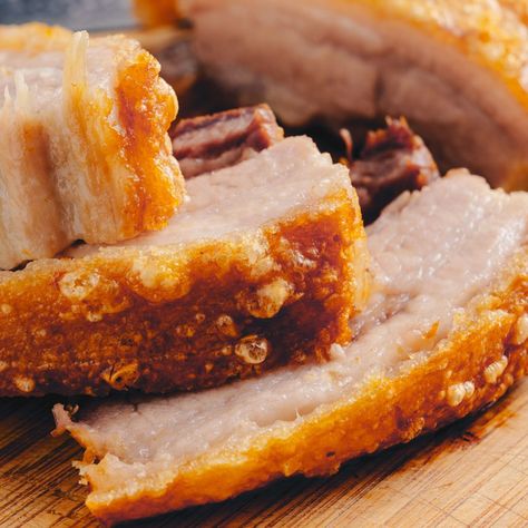 Crispy Roast Pork with Asian ‘slaw - Marion's Kitchen Pork Receipts, Crispy Roast Pork, Pork Chinese, Pork Belly Recipes Crispy, Roast Pork Belly, Pork Crackling, Marion Grasby, Marion's Kitchen, Cantonese Food