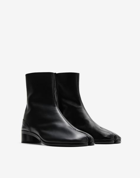 Tabi boots & Ankle boots Tabi Boots Men, Chelsea Boots Men Outfit, Boots Men Outfit, Tabi Boots, Tabi Shoes, Ankle Boots Men, Chelsea Boots Men, Boots Ankle, Shoes For Men