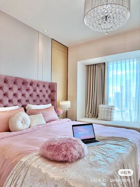 Feminine Apartment, Room Decor Ideas Aesthetic, Aesthetics Room Decor, Decor Bedroom Aesthetic, Sitting Room Interior Design, Winter Room, Girl Apartment Decor, Lights Room, Room Decoration Bedroom