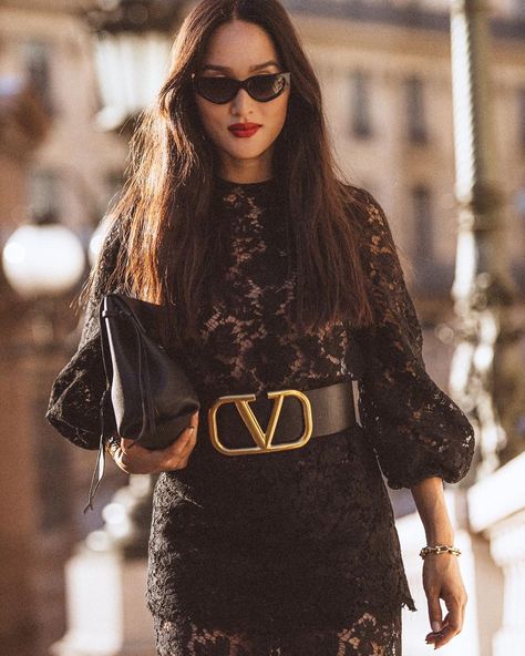 The Belt That Stole The Show At Couture Fashion Week - Grazia Valentino Belt Outfit, Valentino Belt, Nicole Warne, Caroline Daur, Belt Outfit, Valentino Jacket, Valentino Fashion, Valentino Haute Couture, German Fashion