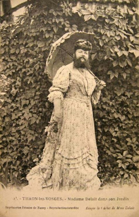 Bearded lady Victorian Photography, 19th Century Women, Human Oddities, Bearded Lady, Foto Art, Antique Photos, Weird World, Vintage Postcard, Old Photos