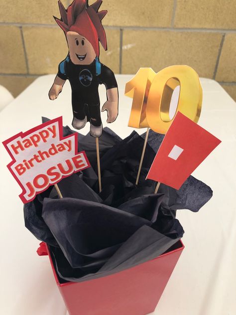 Roblox birthday party centerpieces Roblox Centerpieces Ideas, Christian Cakes, Roblox Birthday Party, Roblox Birthday Cake, Roblox Theme, Robot Birthday Party, Roblox Party, Roblox Birthday, Birthday Party Centerpieces