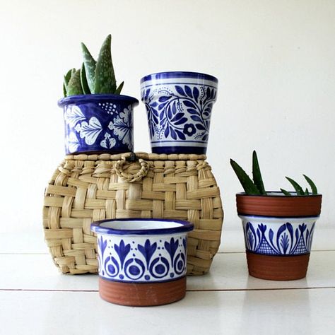 Blue Pottery Designs, Clay Planter, Painted Pots Diy, Painted Plant Pots, Beach Necessities, Clay Planters, Cerámica Ideas, Pottery Painting Designs, Tanah Liat