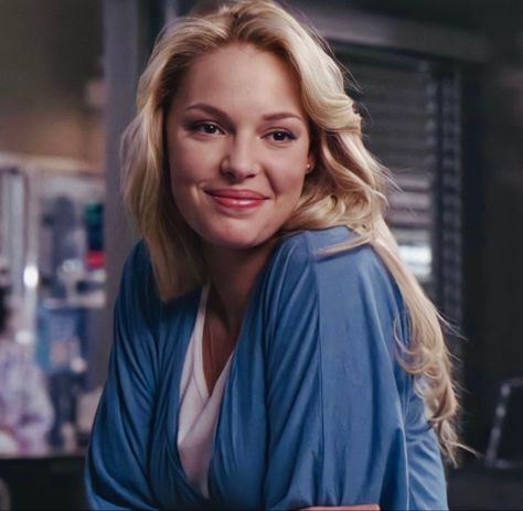 Izzy Greys Anatomy Hair, Katherine Heigl Greys Anatomy, Katherine Heigl Aesthetic, Izzy Stevens Hair, Izzy Stevens Aesthetic, Izzie Stevens Icons, Izzy Greys Anatomy, Izzy Character, Izzie Stevens Hair