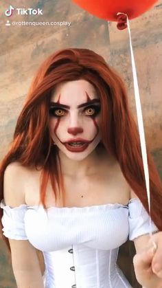 Penny Wise Makeup Girl, Female Pennywise Makeup, Pennywise Costume Female, Pennywise Female, Hallowen Schminke, Creepy Clown Makeup, Pelottava Halloween, Clown Costume Women, Halloween Makeup Clown