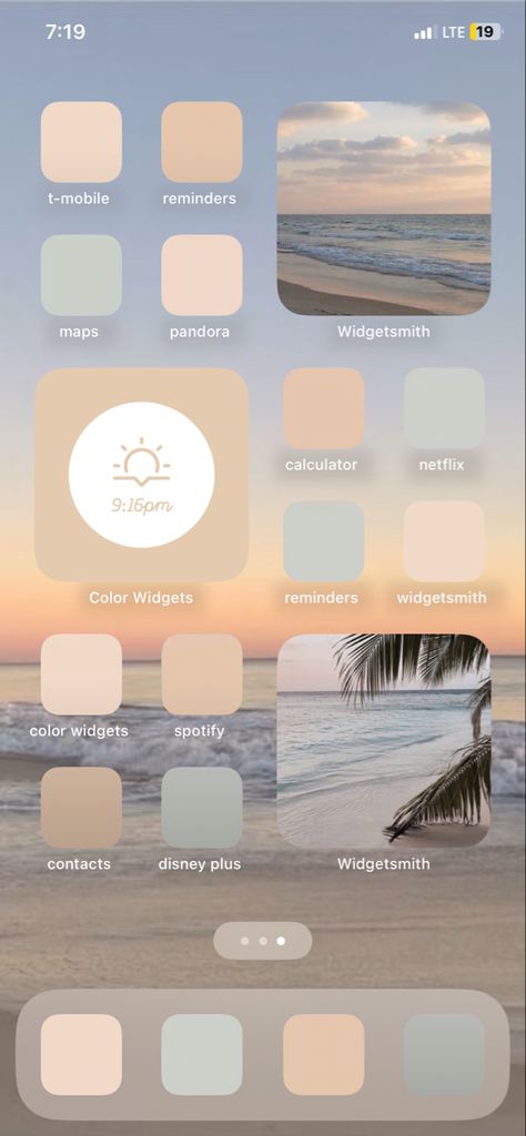 Beachy Iphone Wallpaper, Beach Homescreen Layout, Summer Home Screen, Summer Ios, Homescreen Themes, Beach Wallpaper Iphone, Iphone Wallpaper Preppy, Cute Backgrounds For Iphone, Cute Home Screen Wallpaper