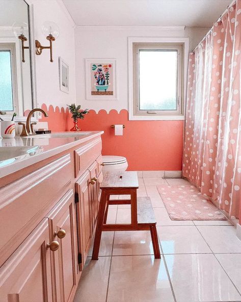 Toddler Girl Bathroom Ideas, Fun Kids Bathroom Ideas, Kids Bathroom Ideas, Fun Kids Bathroom, 5 Piece Bathroom, Girl Bathroom Decor, Kid Bathroom, Beadboard Bathroom, Pink Bathroom Decor