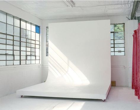 Cyclorama Wall, Photography Studio Spaces, Photo Studio Design, Photography Studio Decor, Photography Studio Design, Photography Studio Setup, Photography Backdrops Diy, Film Shoot, Tv Set Design