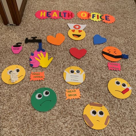 Nursing Home Door Decorations Ideas, School Nurse Office Ideas, School Clinic Decor, School Nurse Bulletin Board Elementary, Health Classroom Decor, Elementary Nurse Office, School Nurse Door Decoration, Nurse Door Decorations, School Nurse Elementary