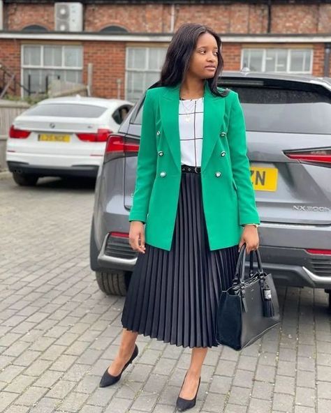 Navy Blue And Green Outfits, Mint Outfit Ideas, Office Skirt Outfit, Church Ootd, Mint Outfit, Outfit Tutorial, African Traditional Wear, Elegant Wear, Green Outfits