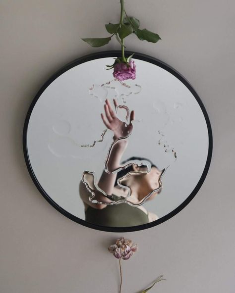 Mirror With Flowers, Photography Studio Setup, Weird Photography, Body Image Art, Mirror Photography, Conceptual Photo, Art Photography Portrait, Mirror Reflection, Conceptual Photography