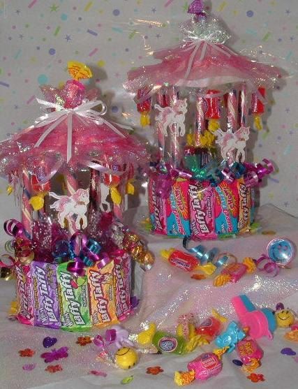 Carousel Centerpiece, Carousel Diy, Kids Desserts, Candy Trees, Candy Arrangements, Candy Bouquet Diy, Candy Grams, Candy Bouquets, Candy Crafts