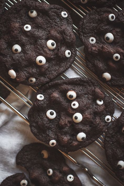 Eyeball Cookies, Easy Snacks For Kids, Candy Eyeballs, Double Chocolate Chip Cookies, Homemade Peanut Butter, Fruity Desserts, Homemade Breakfast, Fun Snacks For Kids, Dessert Options