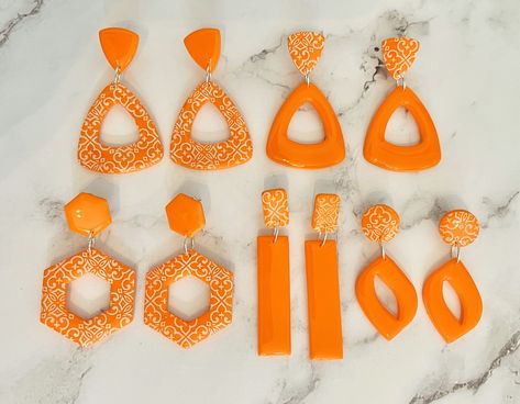 Orange Polymer Clay Earrings, Clay Crafts Air Dry, Orange Earrings, White Earrings, Gold Collection, Handmade Polymer Clay, Diy Earrings, Polymer Clay Jewelry, Orange White