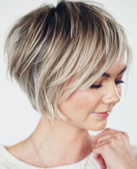 Ash Blonde Short Hair, Short Pixie Bob Haircuts, Kort Bob, Short Pixie Bob, Short Blonde Bobs, Short Hair Highlights, Short White Hair, Silver Blonde Hair, Short Shag Haircuts