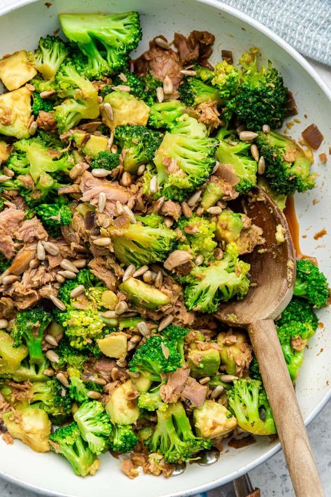 Tuna Fresh, Tuna Protein, Tuna Bowl, Avocado Tuna, Tuna Avocado, 2024 Recipes, Ayurvedic Recipes, Broccoli Slaw, Protein Rich Foods