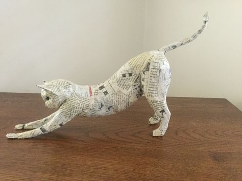 Made for a lover of cats and the Telegraph crosswords. Paper mâché. Joanna Warburton Paper Mache Sculpture Ideas, Cat Paper Mache, Ombre Techniques, Aluminum Foil Crafts, Paper Mache Projects, Paper Mache Animals, Animal Art Projects, Paper Mache Clay, Sculpture Art Clay