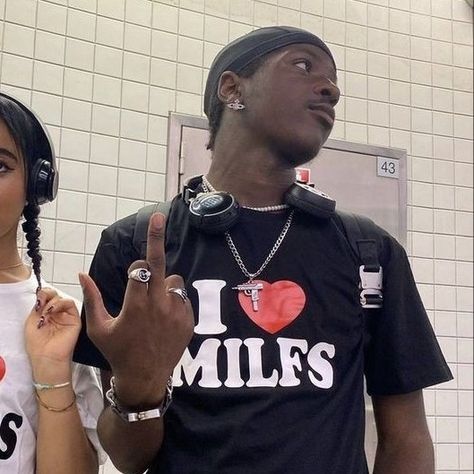 Thug Couple Matching Pfp, Yeat Rapper Matching Pfp, Matching Pfp Real People Friends, Black Person Matching Pfp, Mayching Pfp Girl Boy, Rapper Matching Pfp Couple, Matching Pfp Couple Basketball, Baddie Pfp Matching, White And Black Couple Matching Pfp