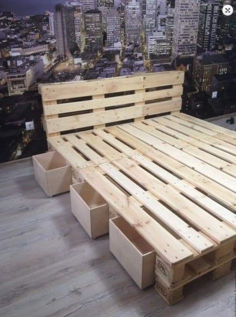 Palette Bed, Pallet Bed Frame Diy, Pallet Projects Bedroom, Wood Pallet Beds, Pallet Bed Frames, Pallet Bed Frame, Wohne Im Tiny House, Western Bedroom Decor, Diy Pallet Bed