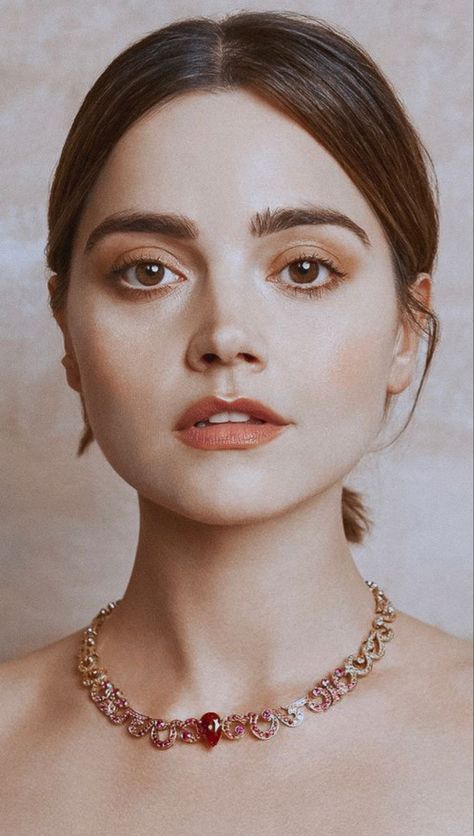 Victoria Jenna Coleman, Gal Gabot, Clara Oswald, Jenna Louise Coleman, Face Drawing Reference, Bellatrix Lestrange, Fancy Makeup, Jenna Coleman, Fresh Face