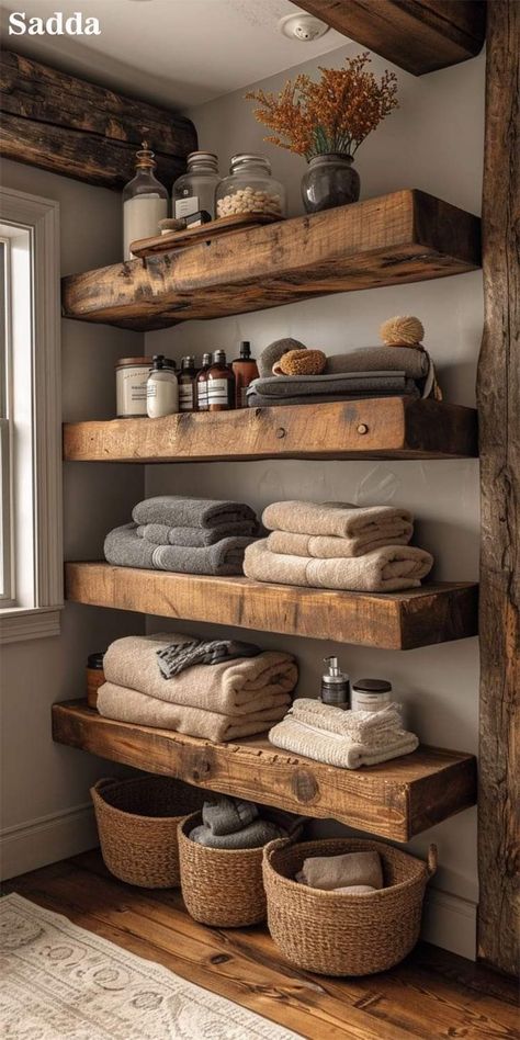 Brown Rustic Bathroom, Rustic Industrial Bathroom Ideas, Cottage Western Home, Rustic Farm Bathroom, Rustic Earthy Home Decor, Small Farmhouse Interior, Rustic Bathrooms Ideas Farmhouse, Old Farmhouse Bathroom, Rustic House Decor