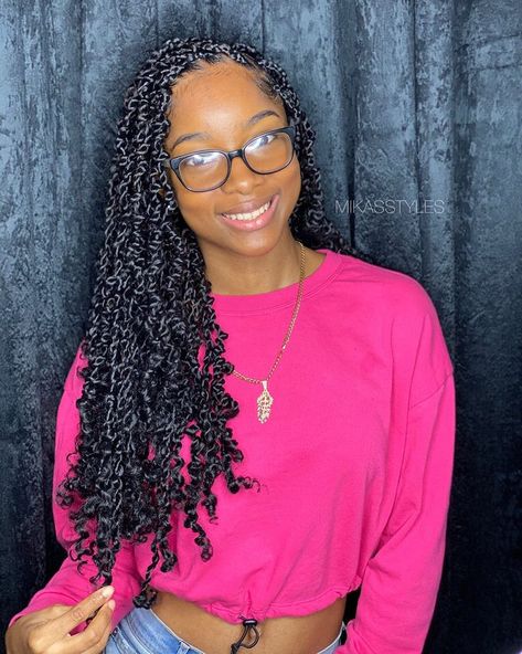 25 Trending Passion Twist Hairstyles in 2024 We Love Right Now - Zohna Caribbean Braids, Passion Twists, Twist Styles, Twist Braid Hairstyles, Hair Twist Styles, African Braids Hairstyles, Hairstyles Braids, African Braids, Crochet Hair