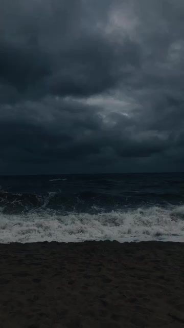 Dark Naturalism Aesthetic, Dark Forest Aesthetic, Smell Of Rain, Beautiful Beach Pictures, Dark Clouds, Night Scenery, Beautiful Landscape Wallpaper, Dark Skies, Night Aesthetic