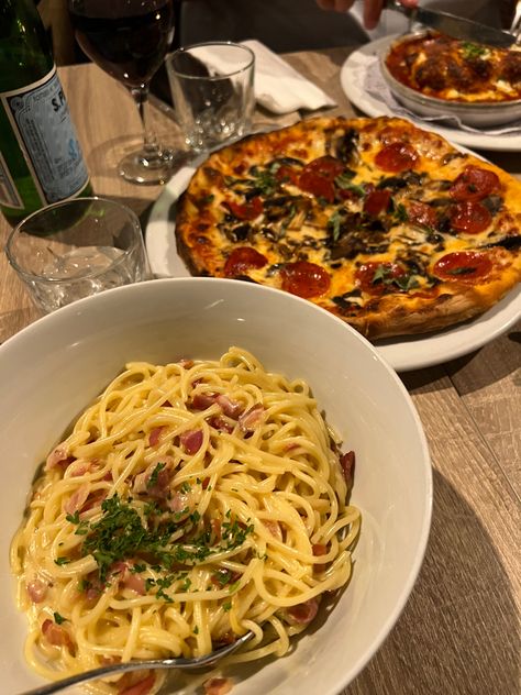 #sanfrancisco #california #pasta #dinner #aesthetic #pizza #italian Pizza Birthday Party Aesthetic, Italian Dishes Aesthetic, Pizza And Pasta Aesthetic, Pasta Aesthetic Dinner, Italian Food Aethstetic, Pizza Dinner Aesthetic, Italian Pasta Aesthetic, Italian Birthday Dinner, Italian Pizza Aesthetic