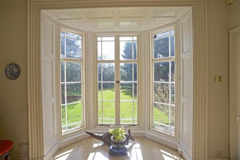 Lovely Regency bay window with French Doors and shutters & fine moulding - Warwickshire, July '17 Bay Patio Doors, Bay Window Patio Doors, Bay Door Ideas, Bay French Doors, Bay Window Doors, Bay Window With Door, Backyard Dining Ideas, French Doors Exterior Entrance, French Window Design