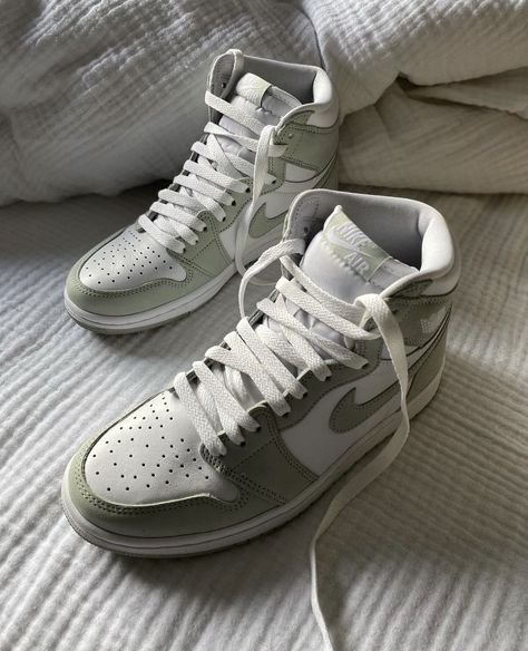 picture of light green air jordan 1 Light Green Quince Theme, Light Green Jordans, Jordans And Jeans, Light Green Sneakers, Green Air Force 1, Hoco 2023, Green Quince, Green Jordans, Jordan Outfit