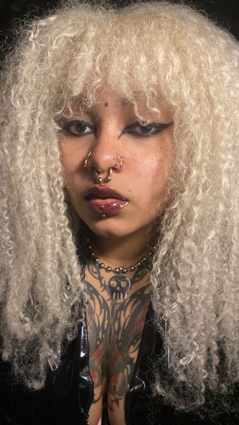 Black Alt Protective Hairstyles, Alt Black Hair, Gotham Scarecrow, Alt Black Hairstyles, Alt Curly Hair, Black Alt Girl, Appearance Aesthetic, Alt Guy, Blonde Goth