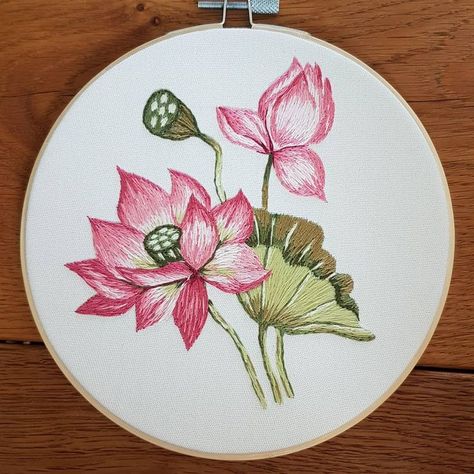 Lotus Flower Art, Simple Hand Embroidery Patterns, Clothes Embroidery Diy, Fabric Painting On Clothes, Embroidery Hoop Wall Art, Floral Embroidery Patterns, Handmade Embroidery Designs, Pola Sulam, Embroidery Works