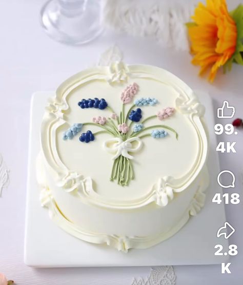 Birthday Cake Decorating Ideas, Cake Piping, Cake Decorating For Beginners, Art Cake, Buttercream Cake Decorating, Instagram Cake, Recipe Cake, Simple Cake Designs, Cake Decorating Piping