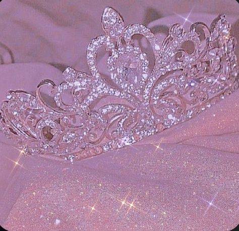 Quince Crowns, Sweet 16 Tiara, Pink Sweet 16, Pink Glitter Wallpaper, Crown Aesthetic, Soft Pink Theme, Mushroom Jewelry, Pink Crown, Glitter Roses