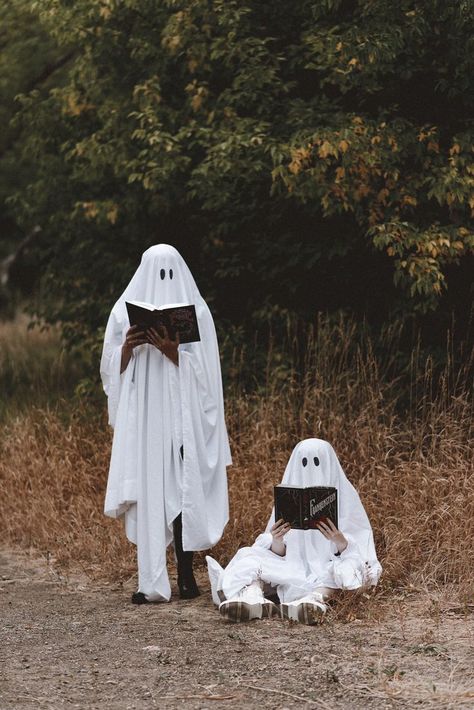 Halloween Shoot, Ghost Photography, Ghost Pictures, Ghost Photos, Ghost, Reading, Halloween, Books, Pins