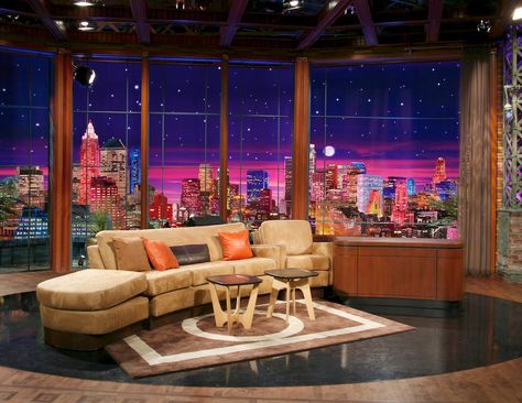 Tv talk show sitting area Show Stage Design, Plateau Tv, Tv Set Design, Tv Talk Show, Comedy Tv Shows, Modern Tv Units, Stage Set Design, Tv Design, Tv Sets