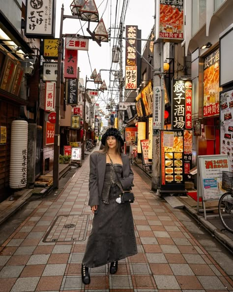 Japan Outfits Fall, Japan Picture Ideas, Tokyo Photo Ideas, Japanese Fashion Street Tokyo Style, Japan Outfit Aesthetic, Japan Aesthetic Outfit, Japan Instagram Photos, Tokyo Photoshoot, Taiwan Outfit