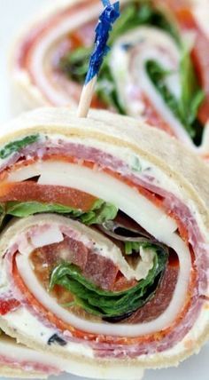 Italian Sub Sandwich, Sub Sandwich, Sandwich Wrap, Italian Sub, Pinwheel Recipes, Zuppa Toscana, Sub Sandwiches, Fettuccine Alfredo, Snacks Für Party