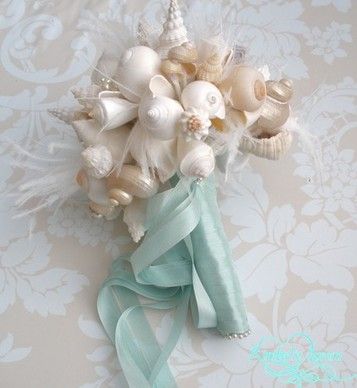 this... Shell Bouquet, Beach Bouquet, Seashell Bouquet, Vase Deco, Beach Theme Wedding, Decoration Table, Beach Themes, Future Wedding, Bridal Bouquet